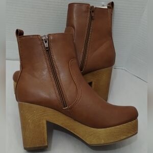 NWT Universal Thread Thick Chucky Heeled Ankle Boots (A1)